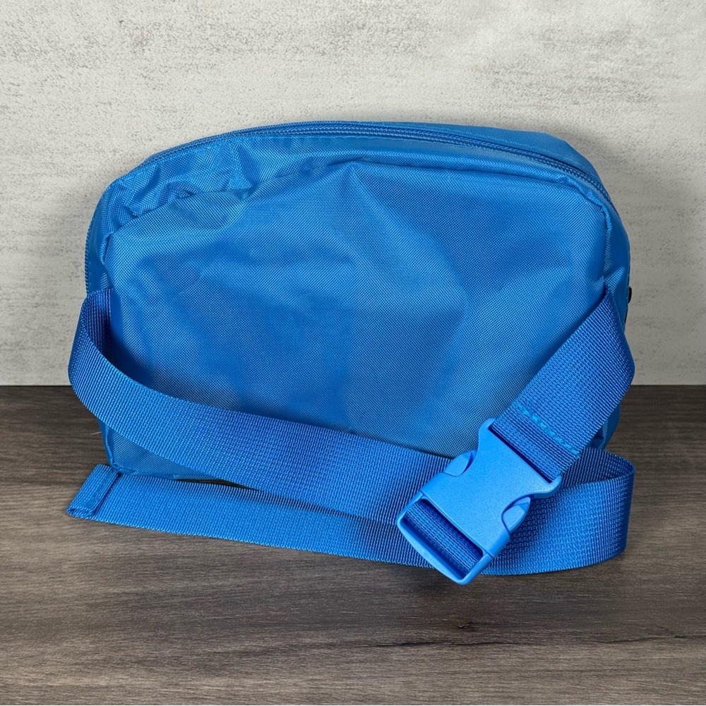 Bad Bunny DTMF No Me Quiero IR de Aqui VIP Exclusive Gift Experience Fanny Pack - Picture 3 of 3